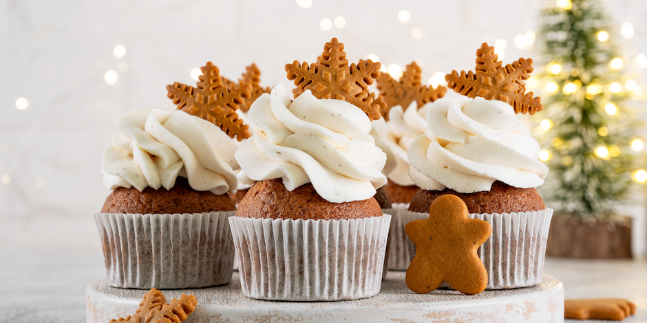 Gingerbread cupcakes met cream cheese frosting 